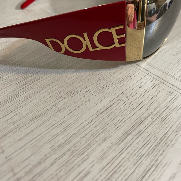 Dolce & Gabbana electric red sunglasses - Picture 3 of 6